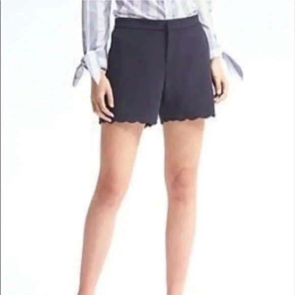 Banana  Republic Shorts Scalloped Hem Navy Blue Size 0 - Picture 1 of 16